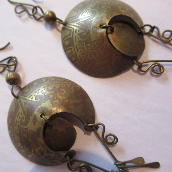 Vintage brass, dangly earrings. Handmade, Aztec or Mayan inspired. Rustic - Picture 7 of 9